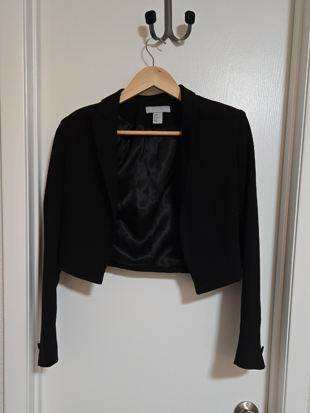 H&M Black Cropped Women's Blazer